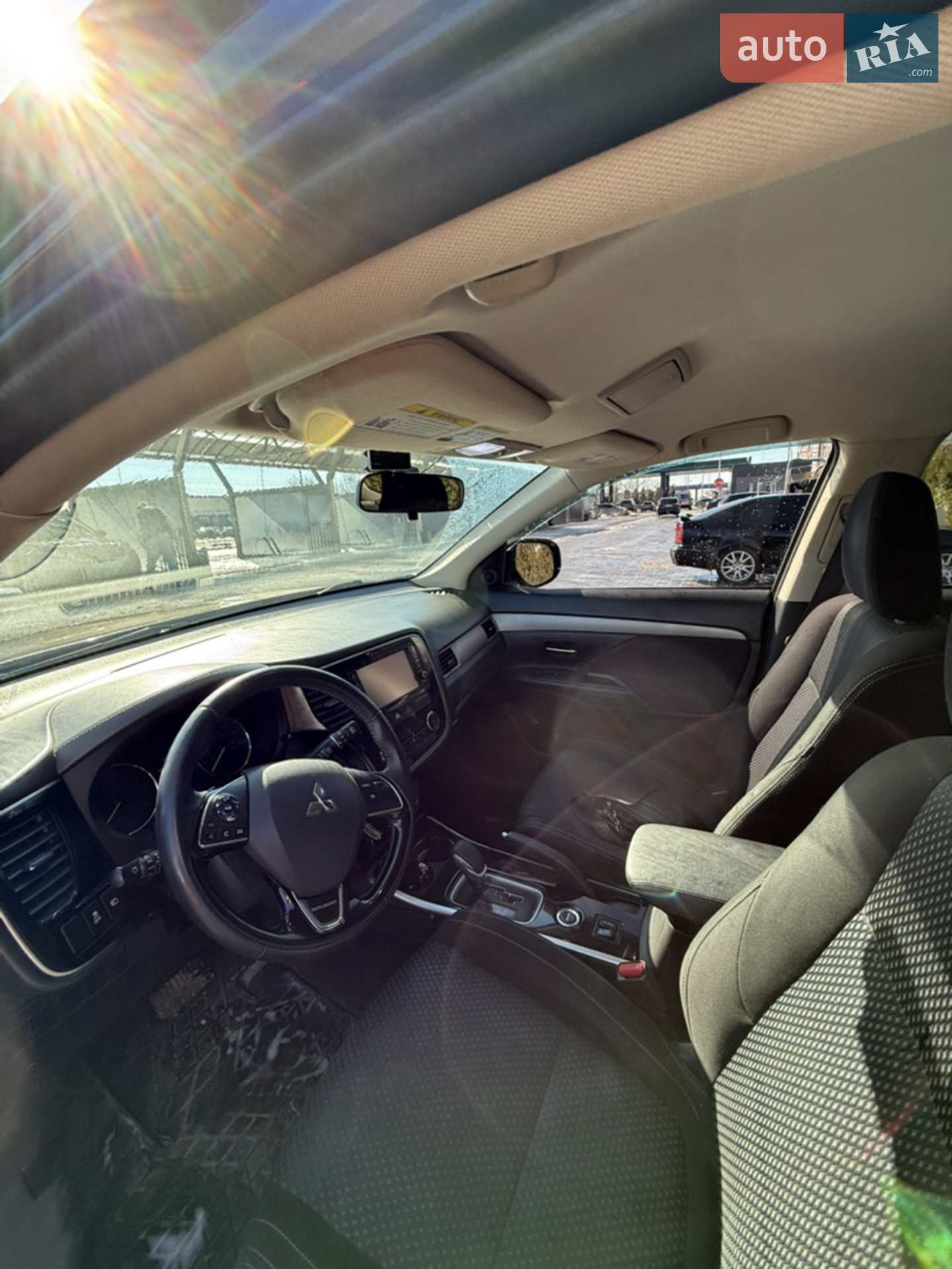 2017 Mitsubishi Outlander - мініатюра 16