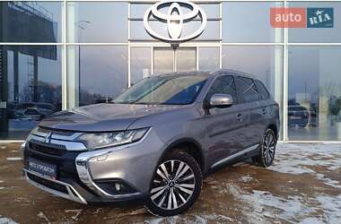 Внедорожник / Кроссовер Mitsubishi Outlander 2019 в Киеве