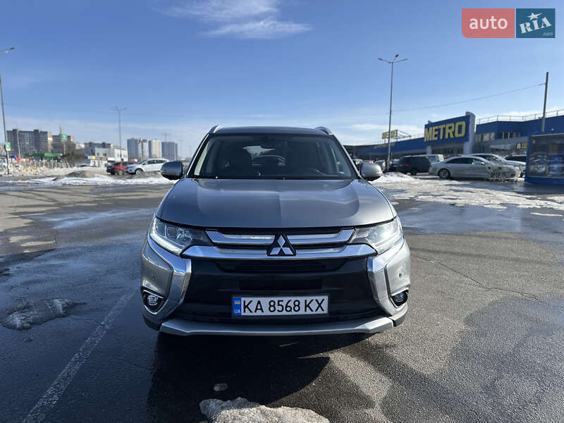 Внедорожник / Кроссовер Mitsubishi Outlander 2018 в Киеве