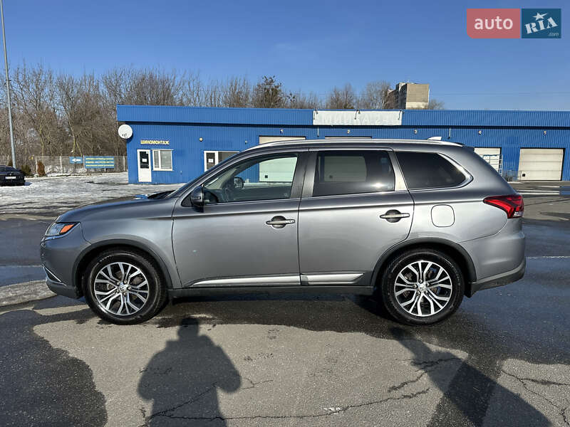 Внедорожник / Кроссовер Mitsubishi Outlander 2018 в Киеве