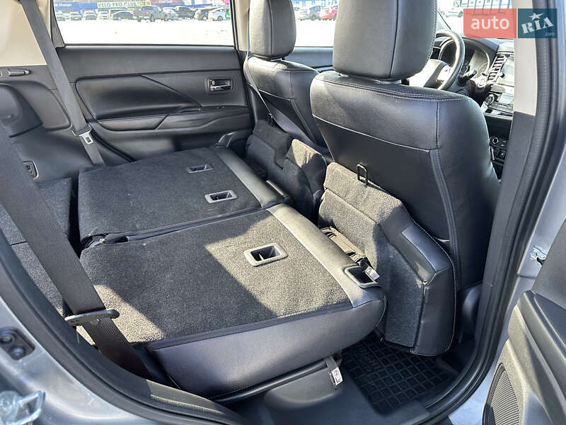 Внедорожник / Кроссовер Mitsubishi Outlander 2018 в Киеве