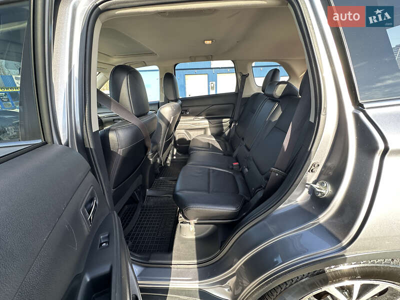 Внедорожник / Кроссовер Mitsubishi Outlander 2018 в Киеве