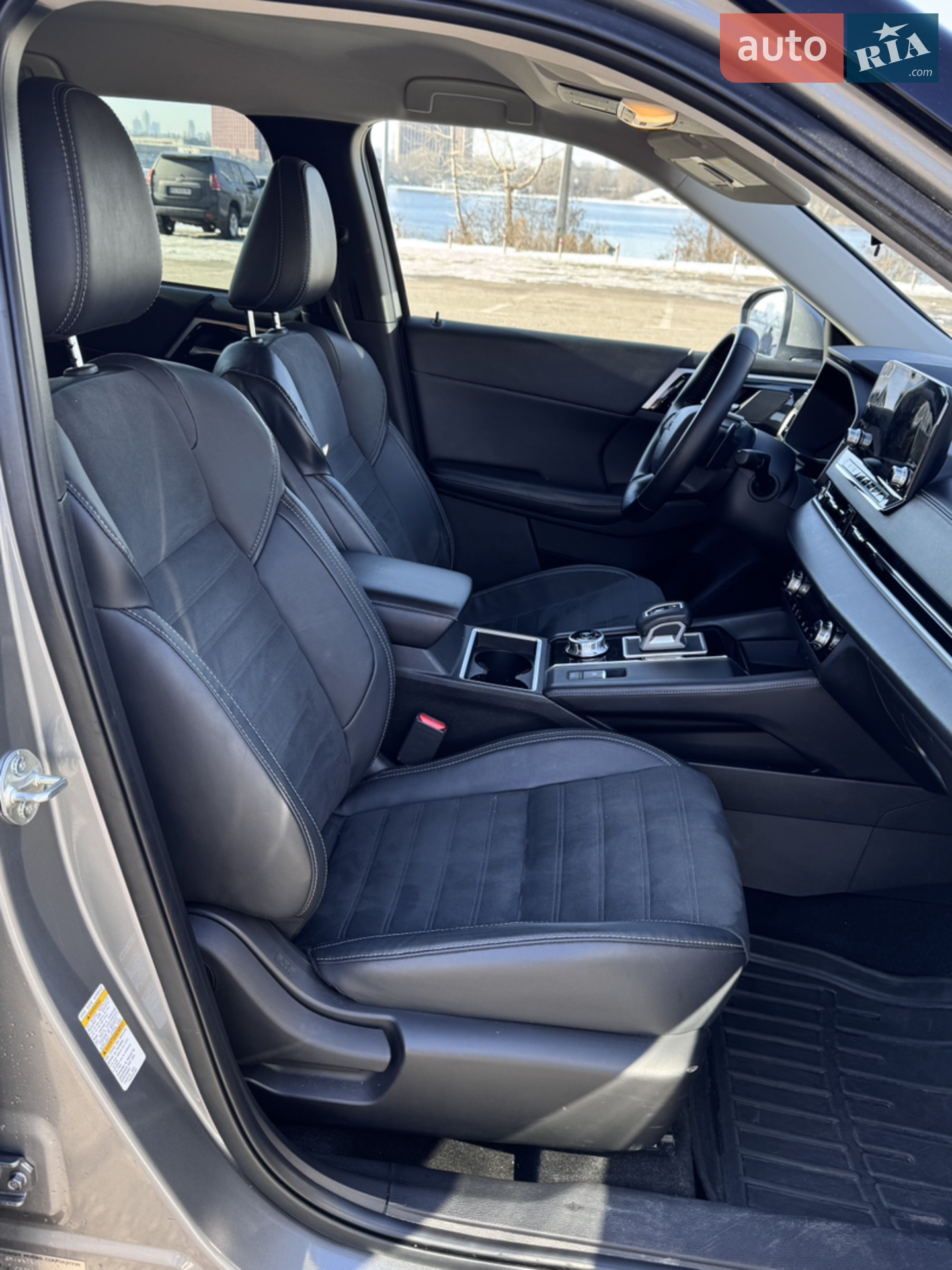 2021 Mitsubishi Outlander - мініатюра 21