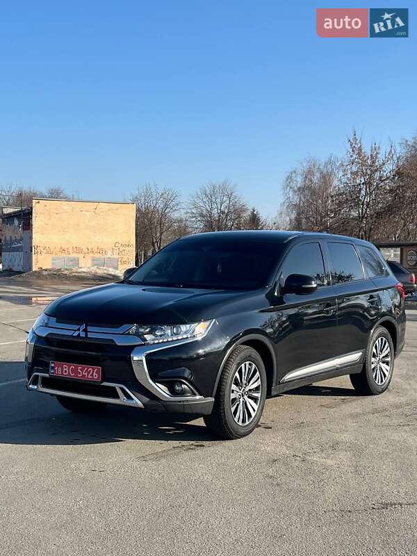 Mitsubishi Outlander 2020