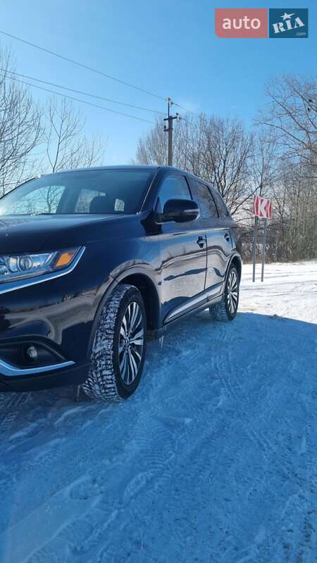 Внедорожник / Кроссовер Mitsubishi Outlander 2019 в Харькове фото 3 Внедорожник / Кроссовер Mitsubishi Outlander 2019 в Харькове