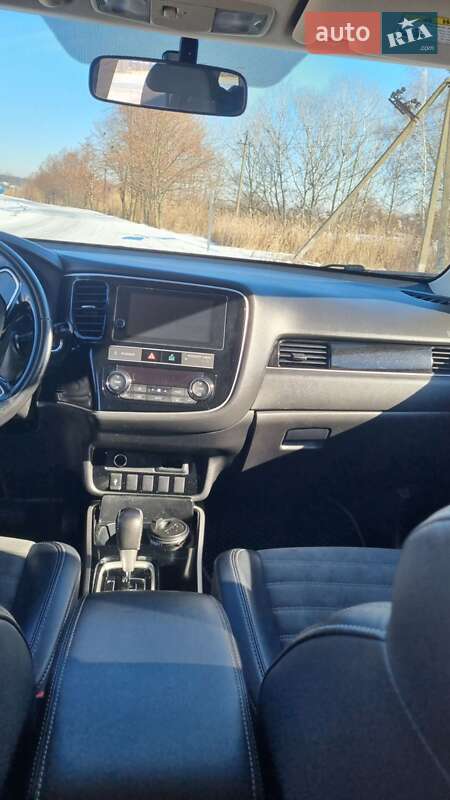 Внедорожник / Кроссовер Mitsubishi Outlander 2019 в Харькове фото 13 Внедорожник / Кроссовер Mitsubishi Outlander 2019 в Харькове