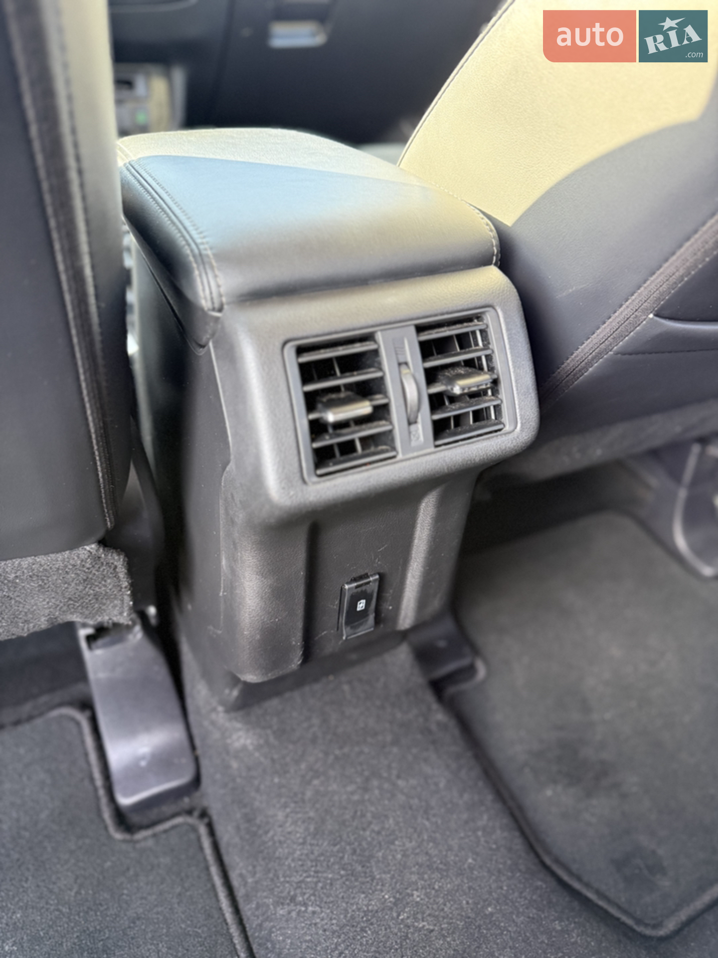 2019 Mitsubishi Outlander - мініатюра 10