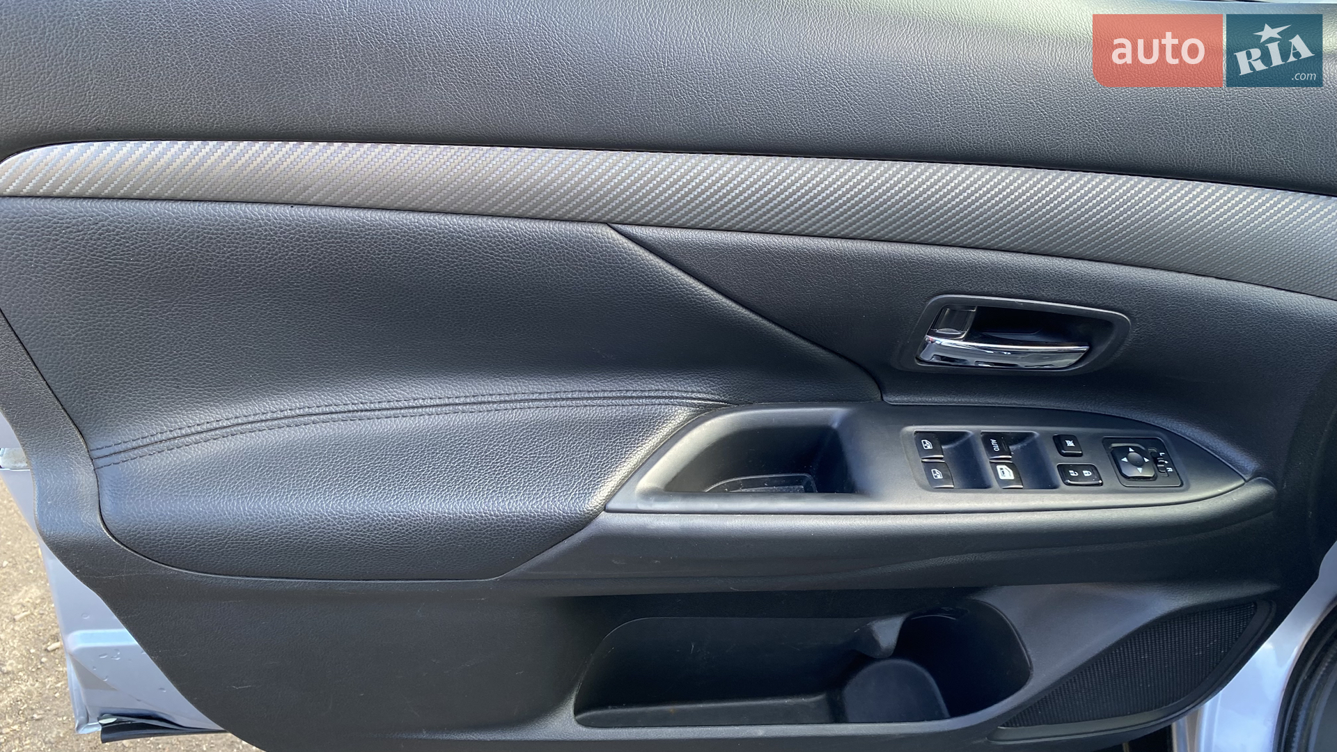 2016 Mitsubishi Outlander - мініатюра 14