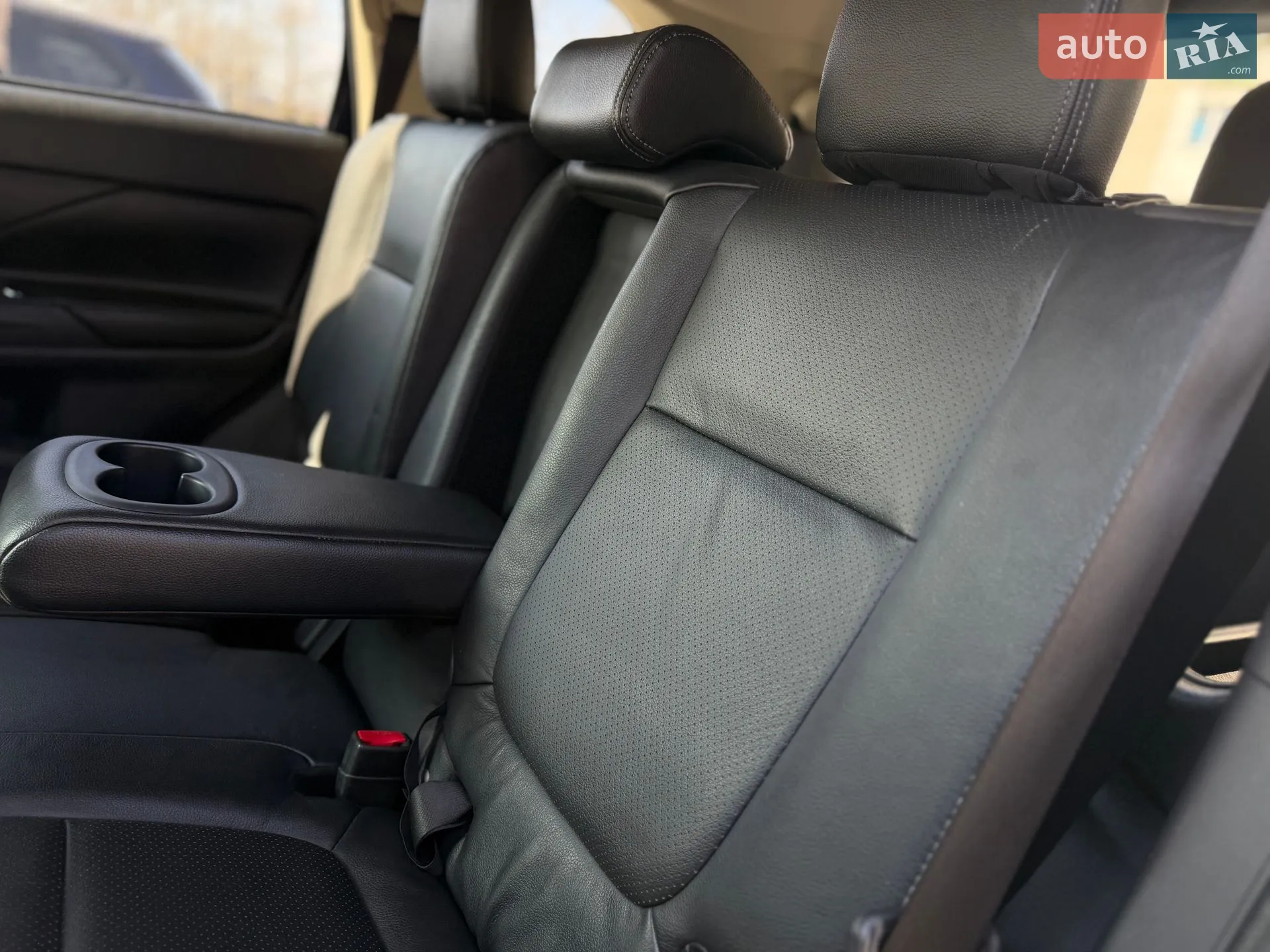 2016 Mitsubishi Outlander - мініатюра 17