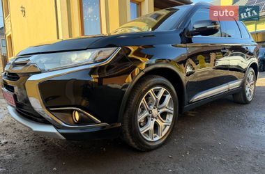 Позашляховик / Кросовер Mitsubishi Outlander 2016 в Львові