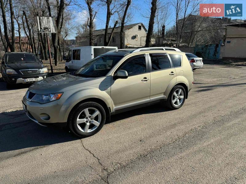 Внедорожник / Кроссовер Mitsubishi Outlander 2007 в Днепре