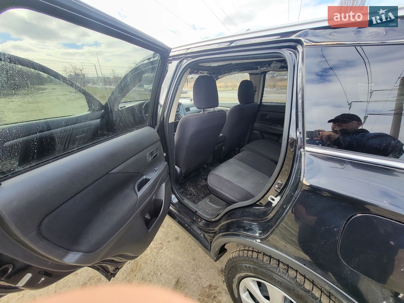 Внедорожник / Кроссовер Mitsubishi Outlander 2016 в Киеве