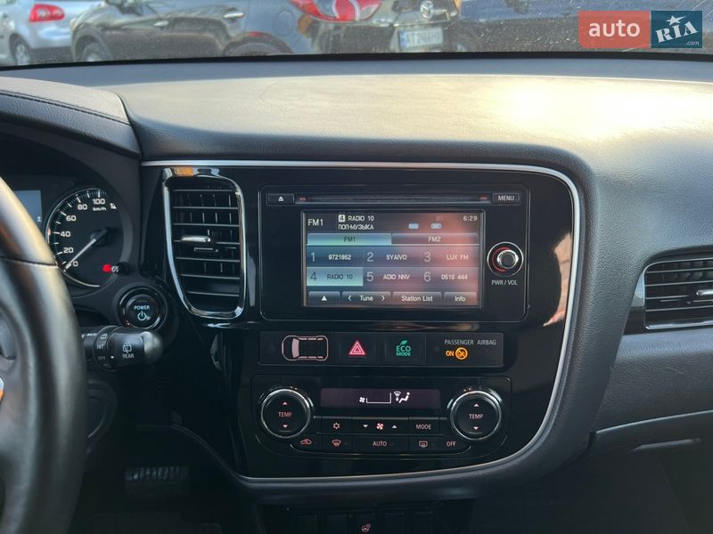 Внедорожник / Кроссовер Mitsubishi Outlander 2016 в Коломые