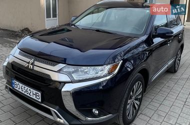 Внедорожник / Кроссовер Mitsubishi Outlander 2019 в Тернополе