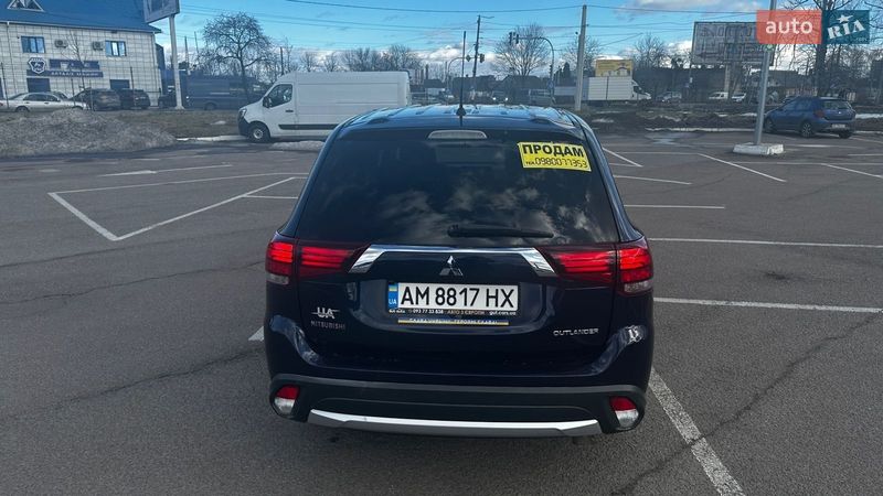 Внедорожник / Кроссовер Mitsubishi Outlander 2016 в Житомире
