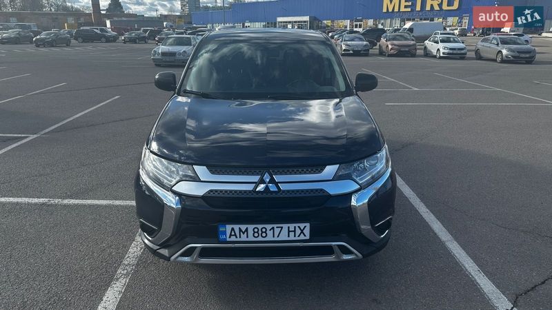Внедорожник / Кроссовер Mitsubishi Outlander 2016 в Житомире