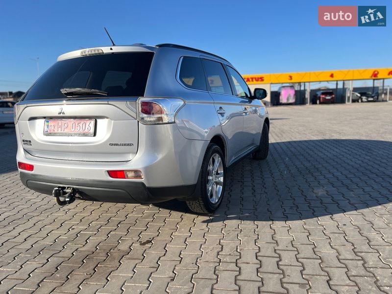 Внедорожник / Кроссовер Mitsubishi Outlander 2013 в Луцке