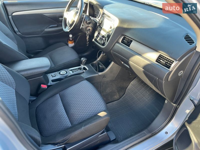 Внедорожник / Кроссовер Mitsubishi Outlander 2013 в Луцке
