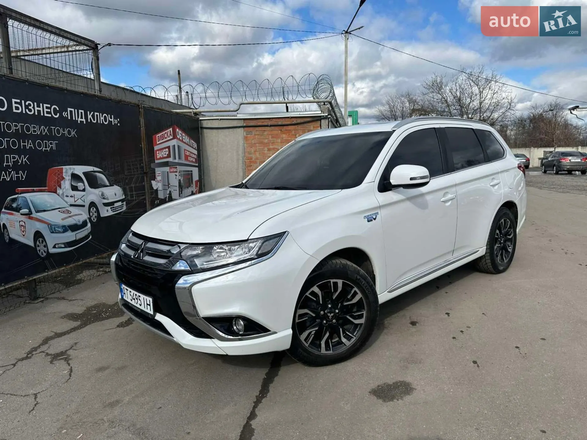 2017 Mitsubishi Outlander - мініатюра 11