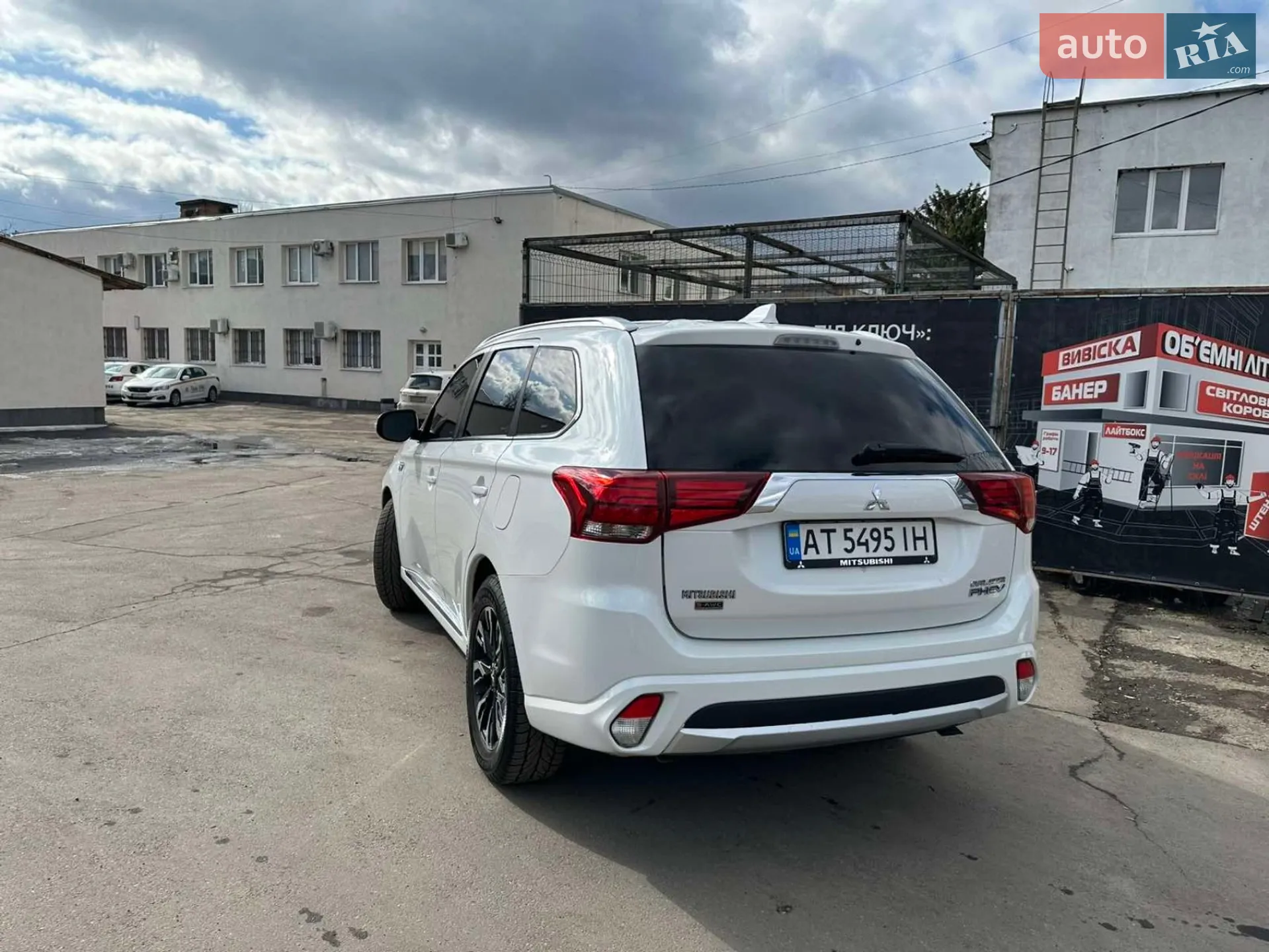 2017 Mitsubishi Outlander - мініатюра 17