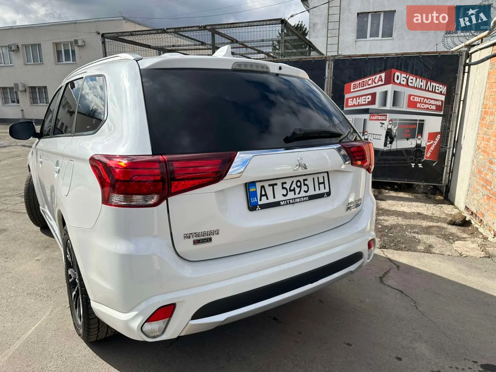 2017 Mitsubishi Outlander - мініатюра 27