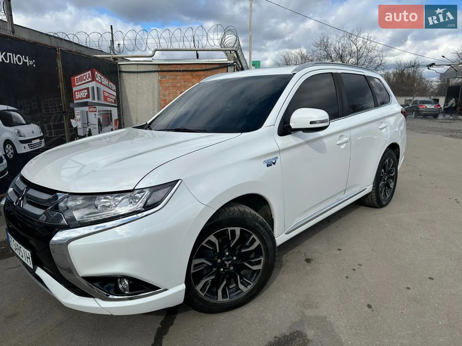 2017 Mitsubishi Outlander - мініатюра 38