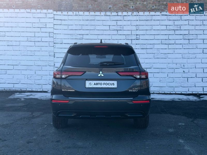 Внедорожник / Кроссовер Mitsubishi Outlander 2024 в Киеве