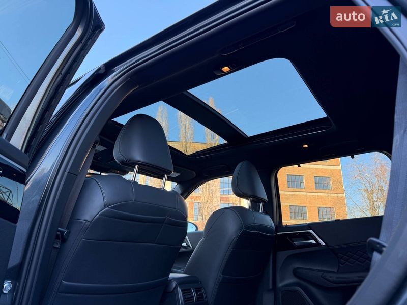Внедорожник / Кроссовер Mitsubishi Outlander 2024 в Киеве