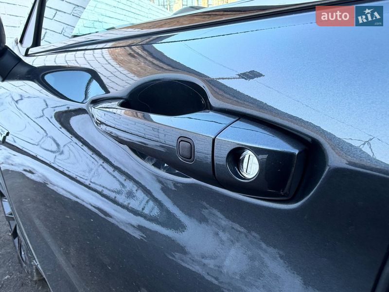 Внедорожник / Кроссовер Mitsubishi Outlander 2024 в Киеве