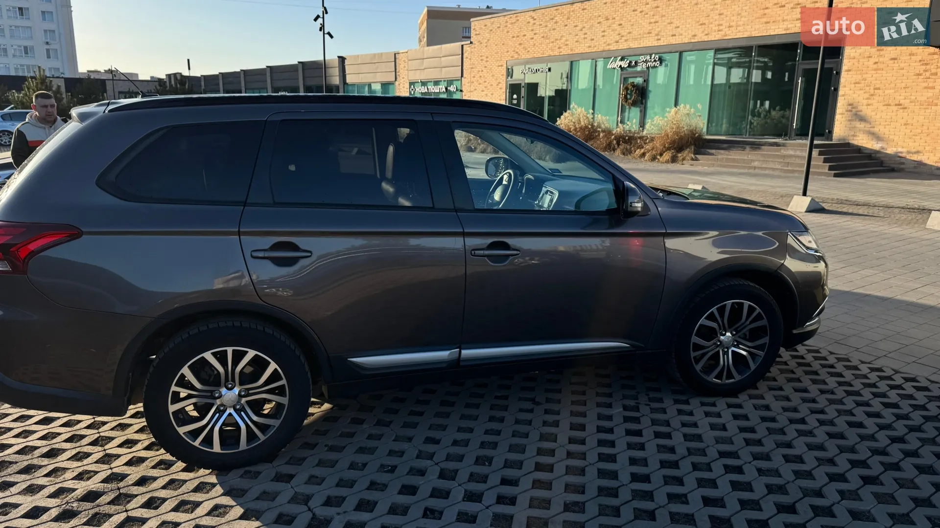 2016 Mitsubishi Outlander - мініатюра 11