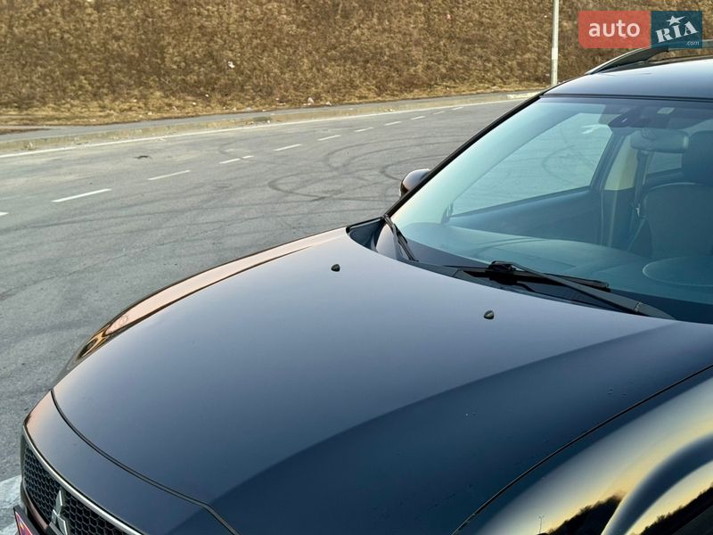 Внедорожник / Кроссовер Mitsubishi Outlander 2011 в Полтаве