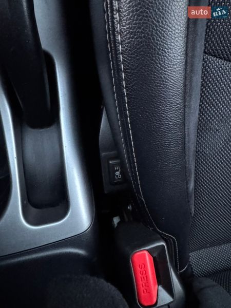 Внедорожник / Кроссовер Mitsubishi Outlander 2011 в Полтаве