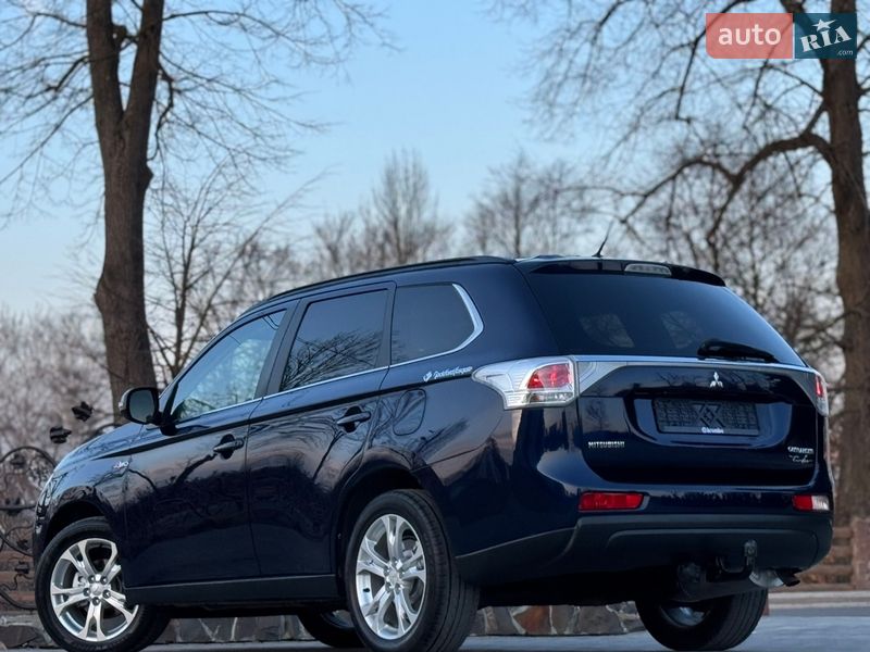 Позашляховик / Кросовер Mitsubishi Outlander 2013 в Дрогобичі