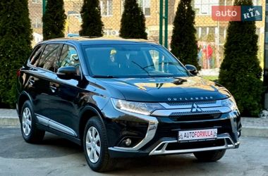 Внедорожник / Кроссовер Mitsubishi Outlander 2021 в Киеве
