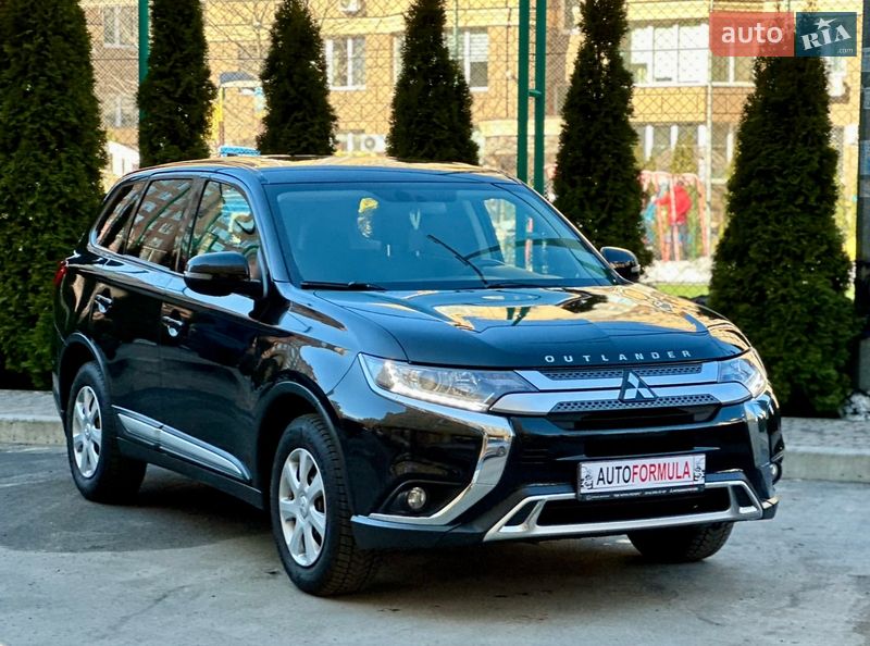 Mitsubishi Outlander 2021