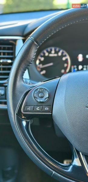 Внедорожник / Кроссовер Mitsubishi Outlander 2021 в Киеве