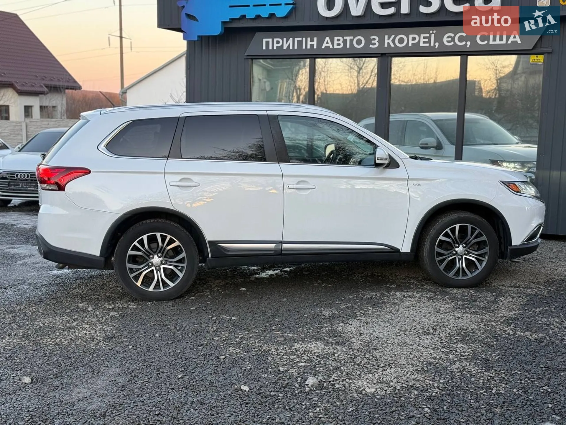 2015 Mitsubishi Outlander - мініатюра 13