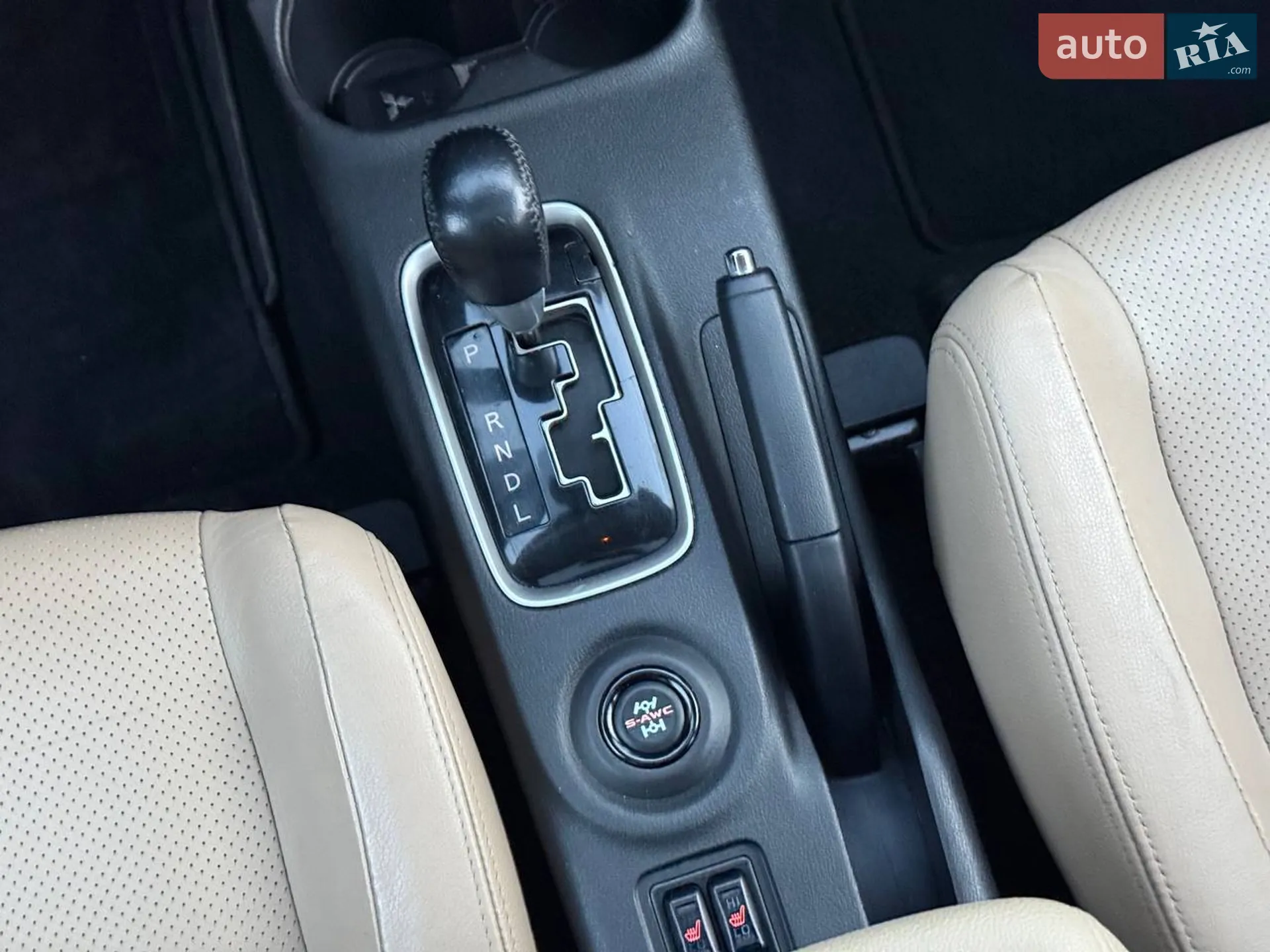2015 Mitsubishi Outlander - мініатюра 32