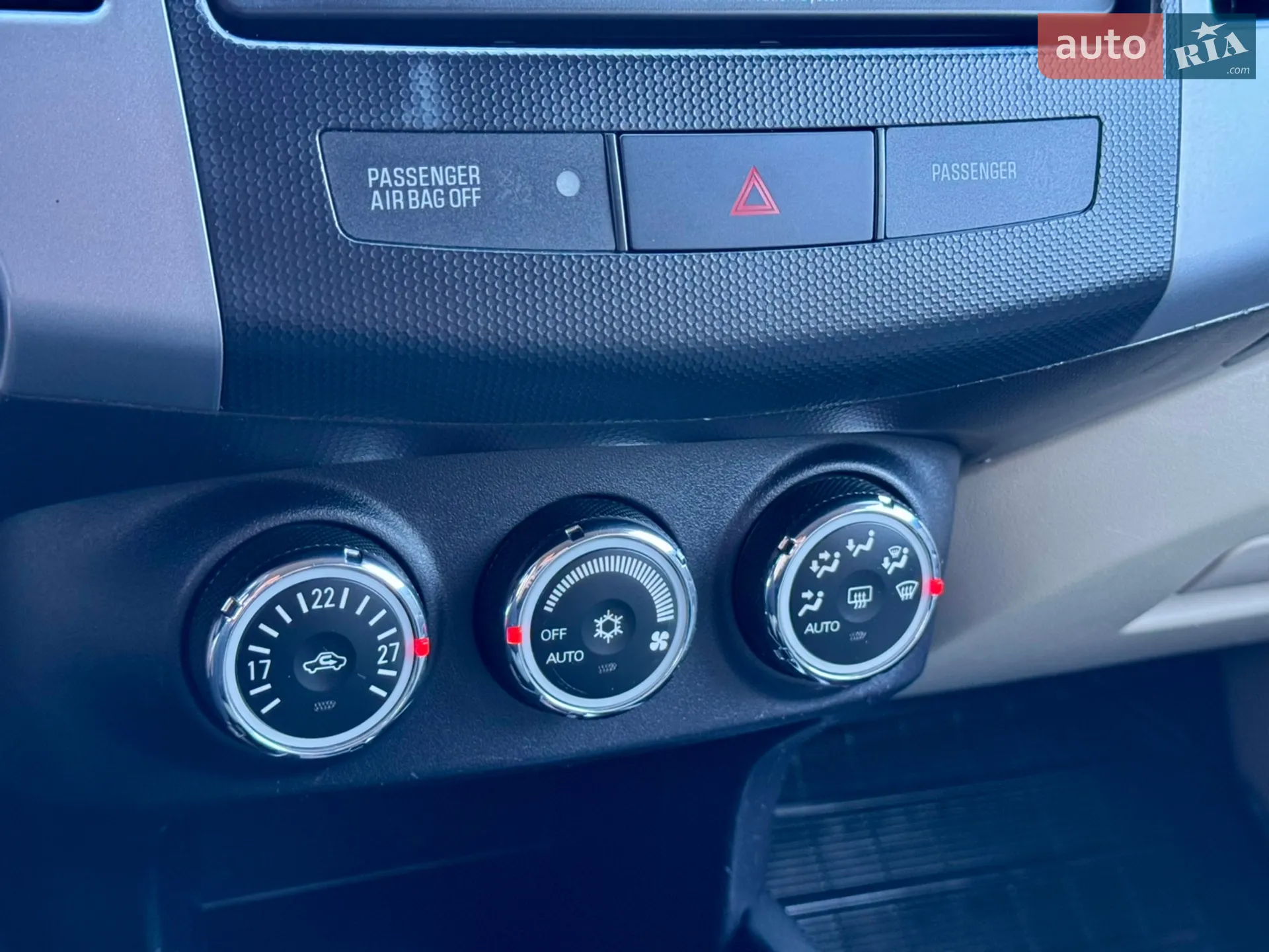 2010 Mitsubishi Outlander - мініатюра 23