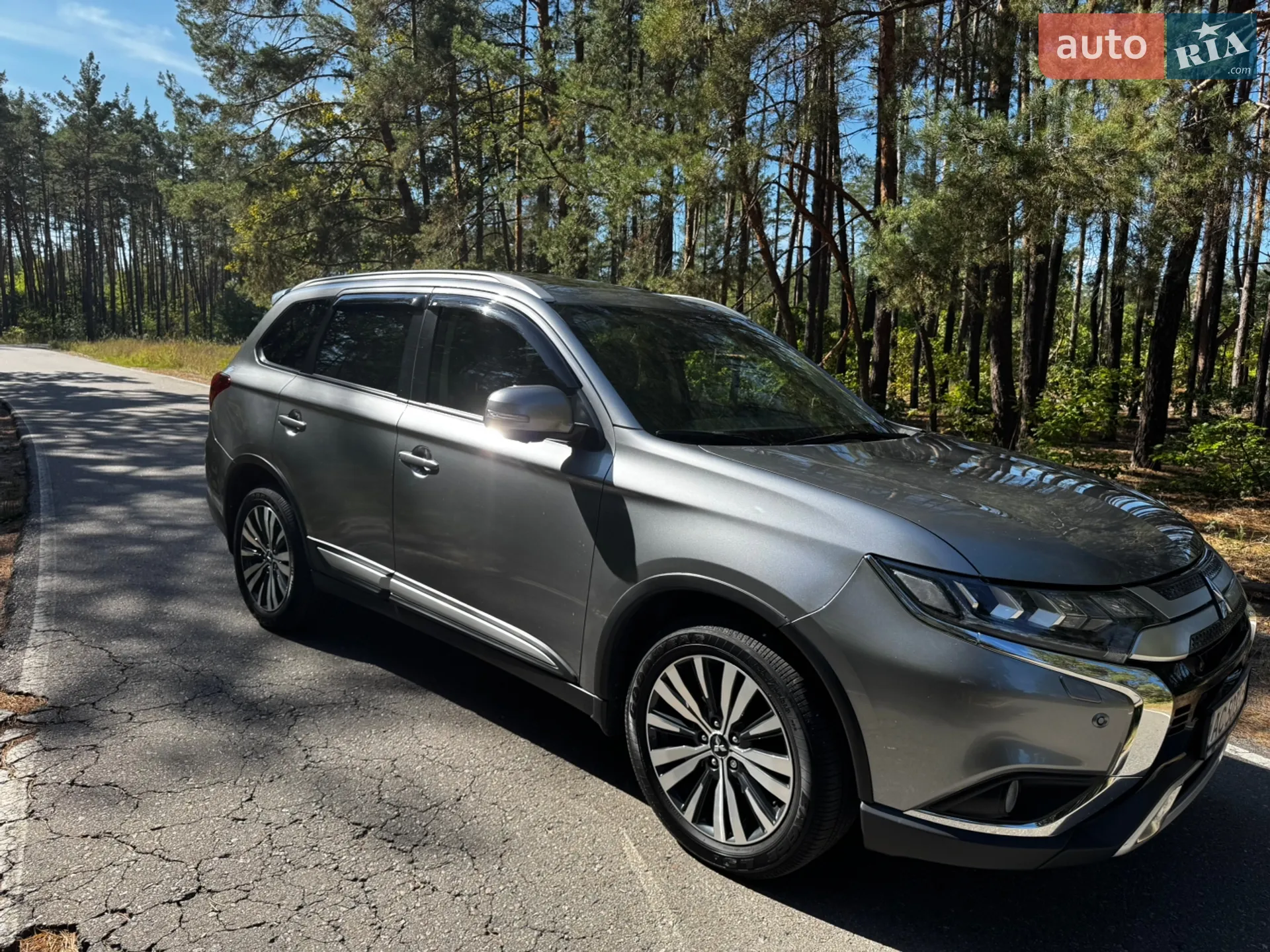 2020 Mitsubishi Outlander - мініатюра 3