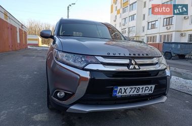 Внедорожник / Кроссовер Mitsubishi Outlander 2016 в Харькове