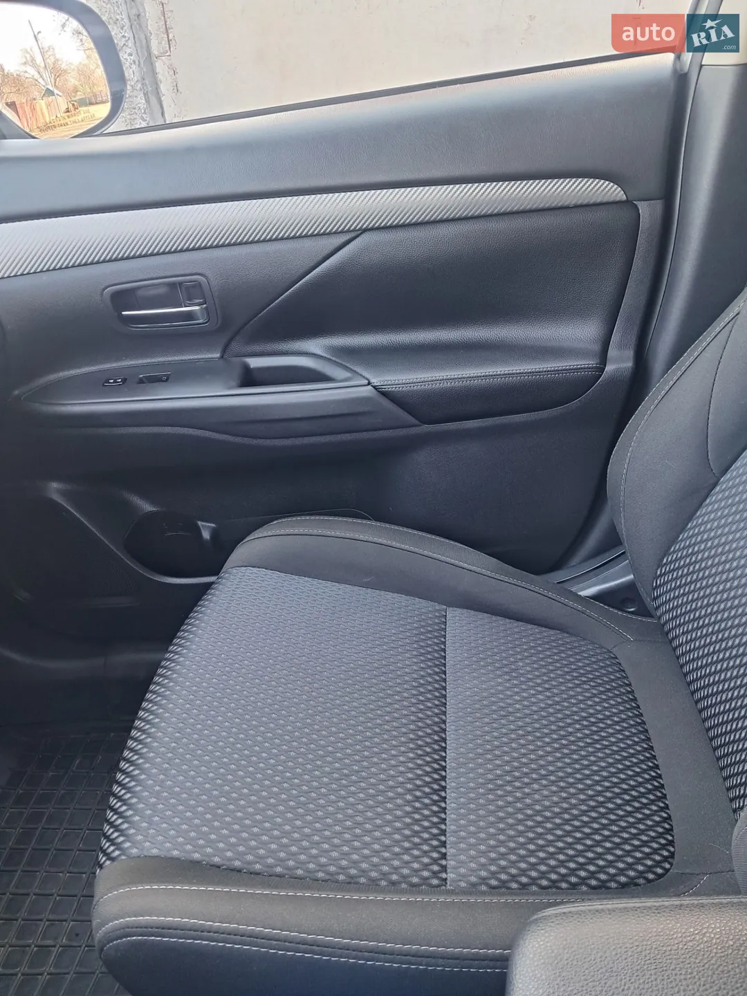 2016 Mitsubishi Outlander - мініатюра 15