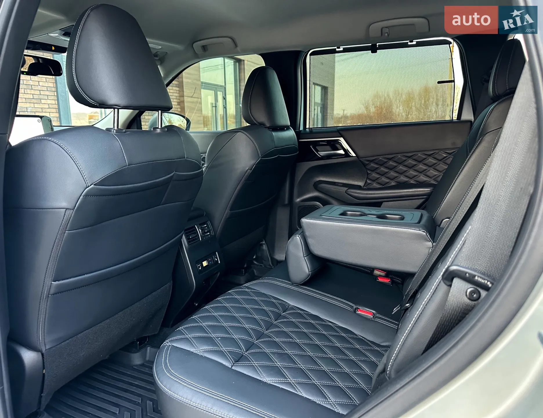 2022 Mitsubishi Outlander - мініатюра 32