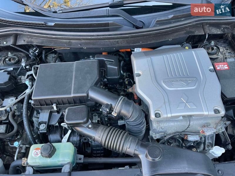 Внедорожник / Кроссовер Mitsubishi Outlander 2013 в Ивано-Франковске