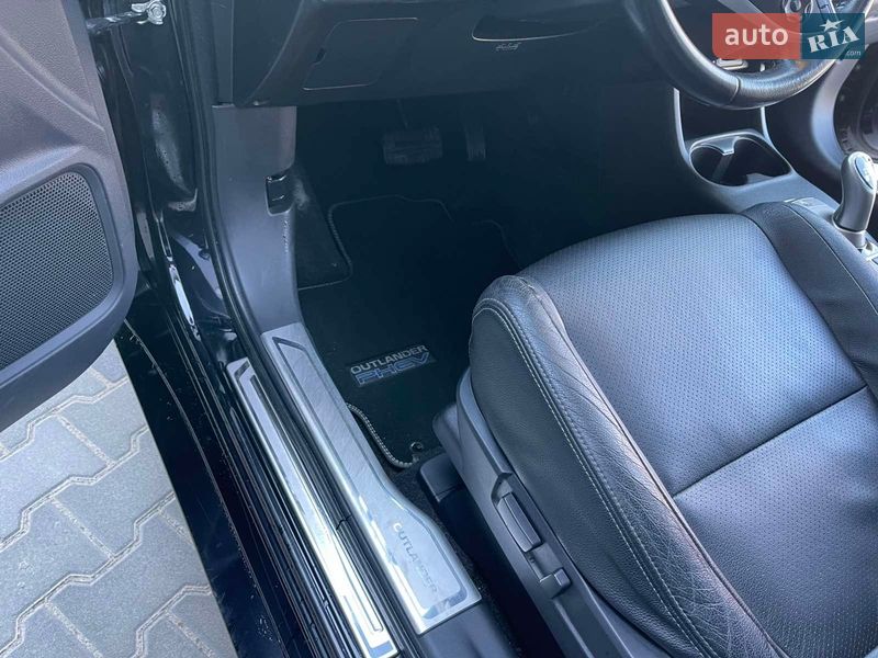 Внедорожник / Кроссовер Mitsubishi Outlander 2013 в Ивано-Франковске