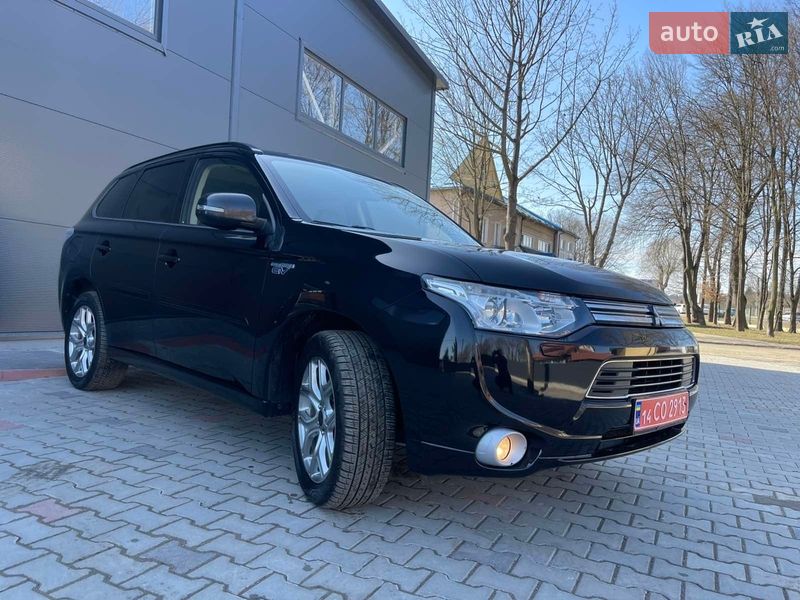 Внедорожник / Кроссовер Mitsubishi Outlander 2013 в Ивано-Франковске