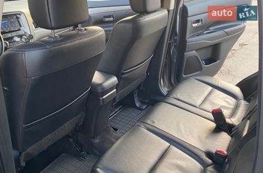 Позашляховик / Кросовер Mitsubishi Outlander 2012 в Ужгороді