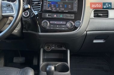 Позашляховик / Кросовер Mitsubishi Outlander 2012 в Ужгороді