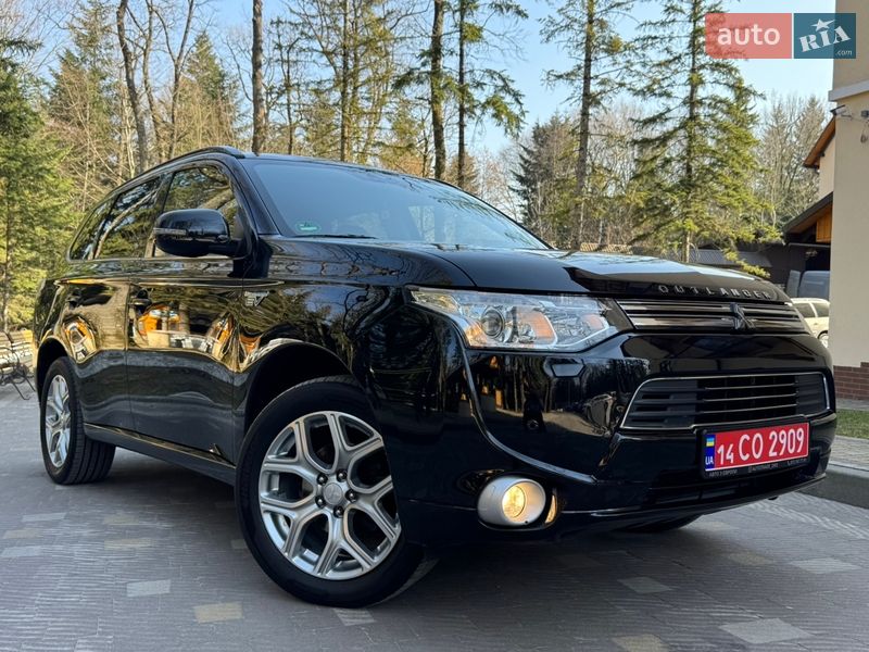 Внедорожник / Кроссовер Mitsubishi Outlander 2014 в Дрогобыче