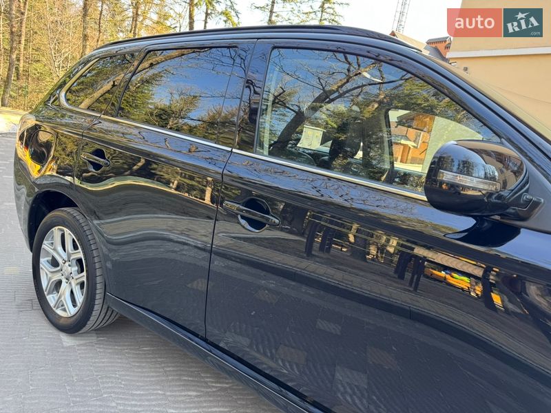 Внедорожник / Кроссовер Mitsubishi Outlander 2014 в Дрогобыче